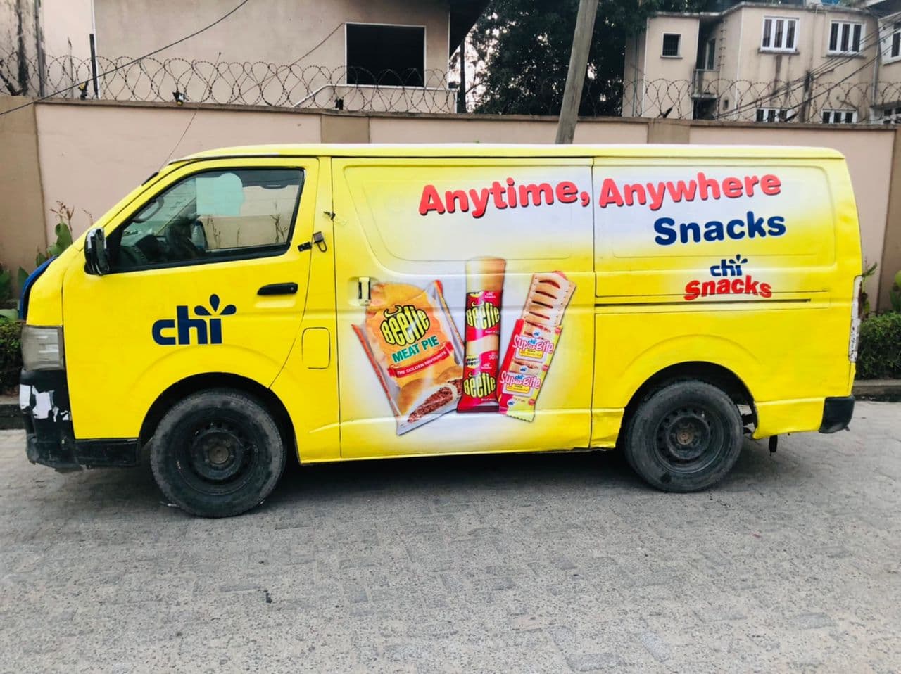 Chi Snacks — Hiace side wrap.